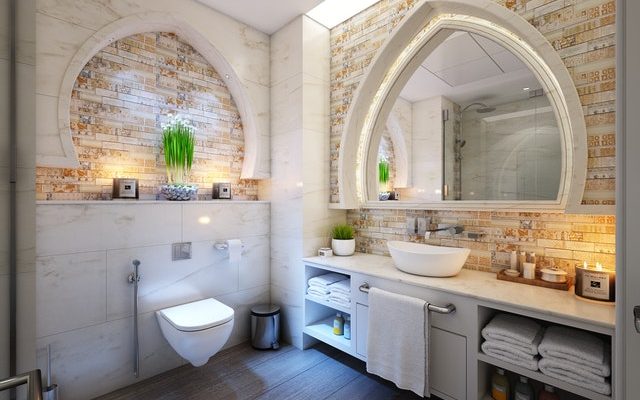 Choisir le bon revetement pour les murs d’une salle de bain : les solutions efficaces pour une meilleure esthetique